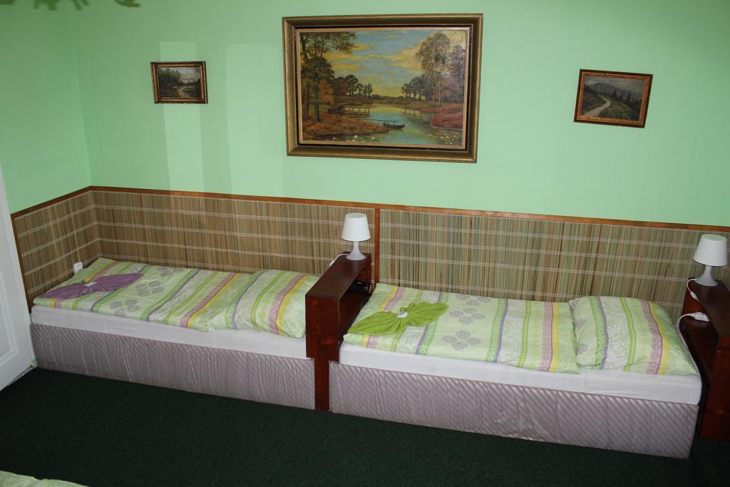 Hotel Corrado Ostrava Habitación foto