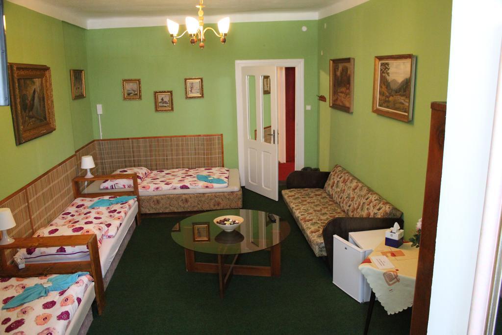 Hotel Corrado Ostrava Habitación foto